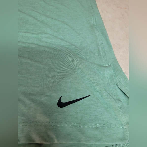Nike mens medium dri fit athletic shirt pale green - Picture 2 of 6